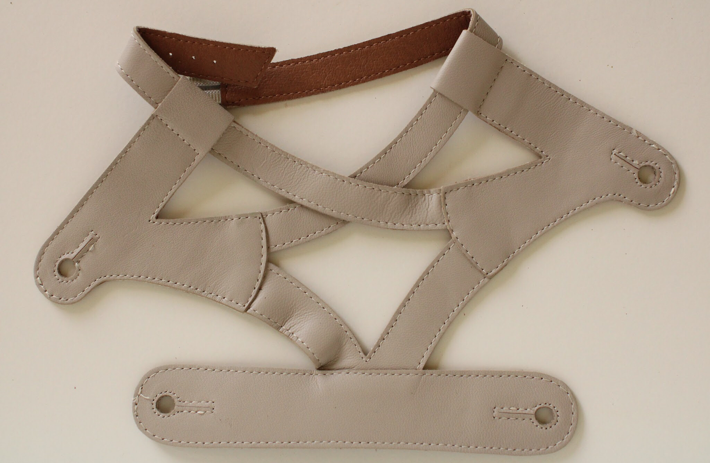 Bruna - Straps_Simple Div